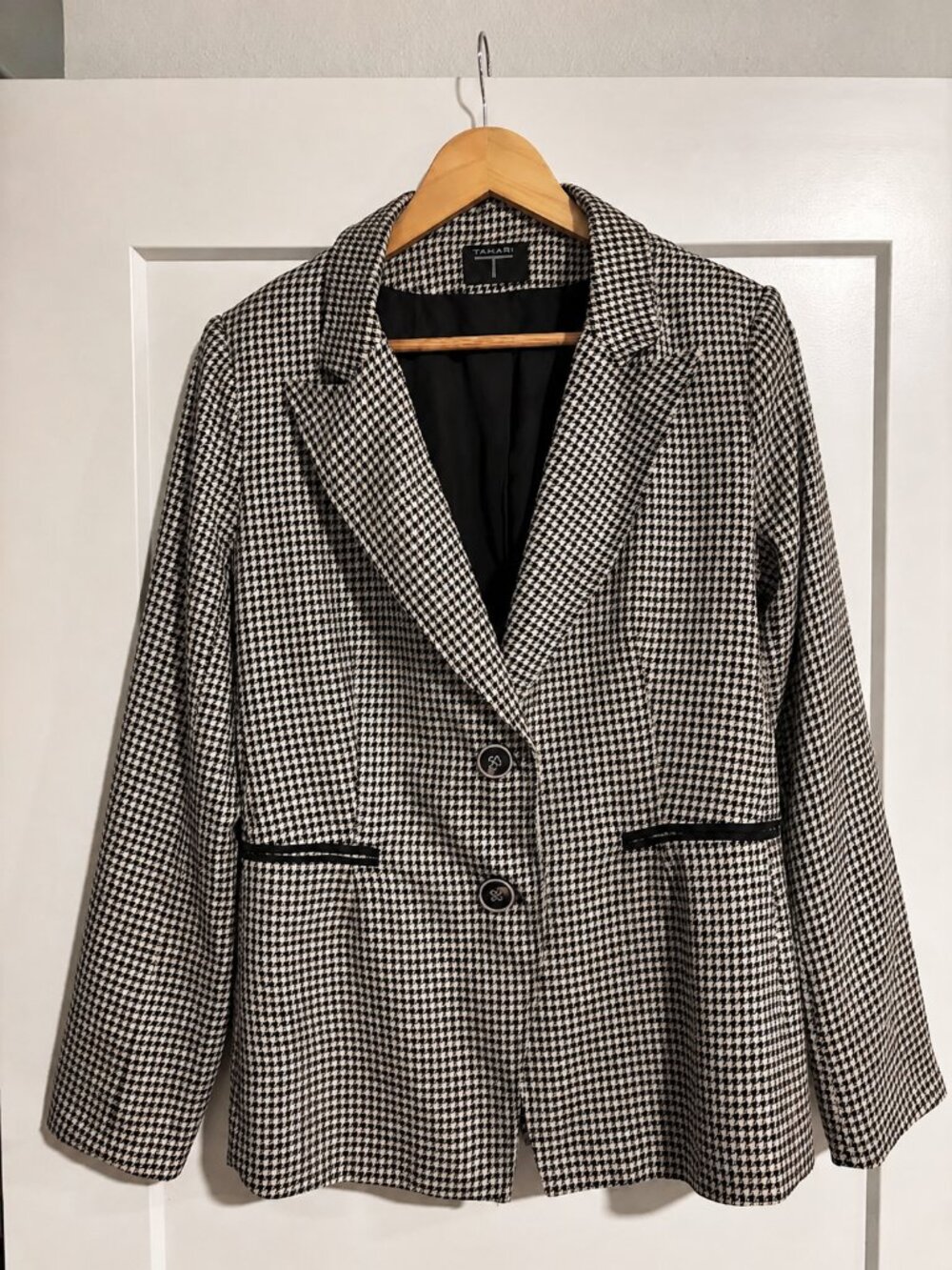 Tahari Houndstooth Blazer Size M Black Beige Tailored Career Jacket